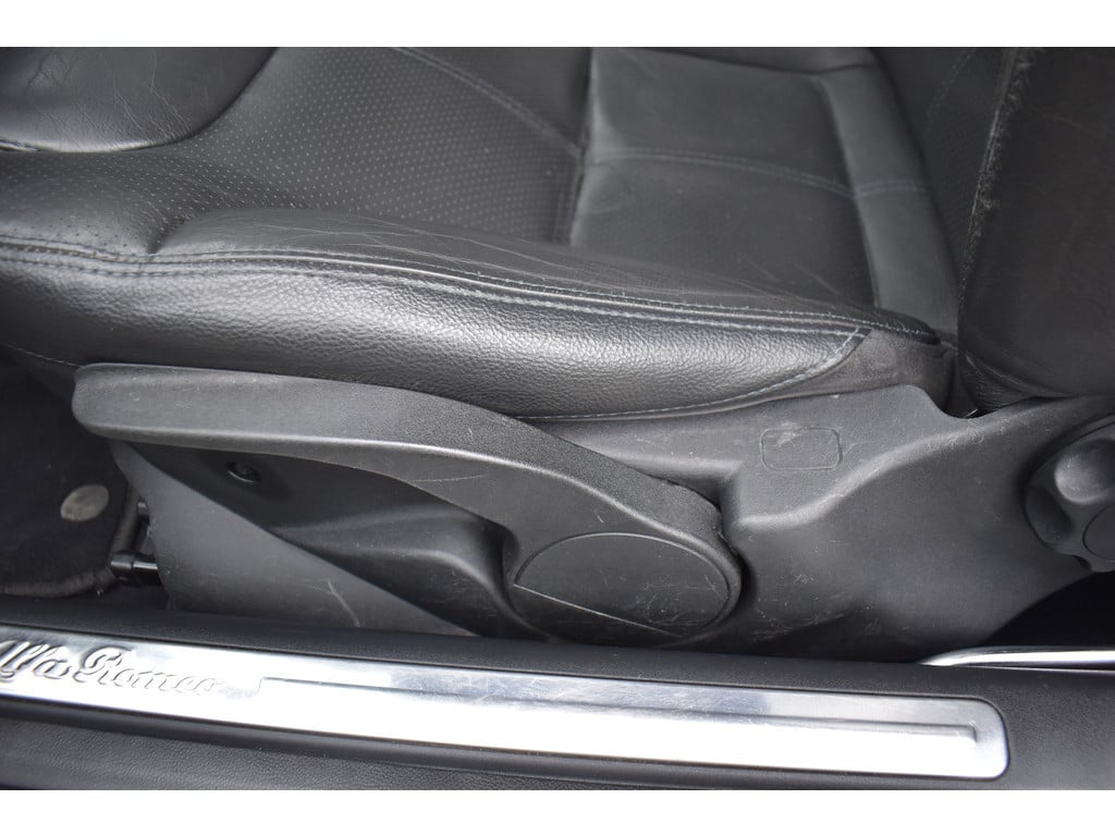 Alfa Romeo GT 2.0 jts distinctive