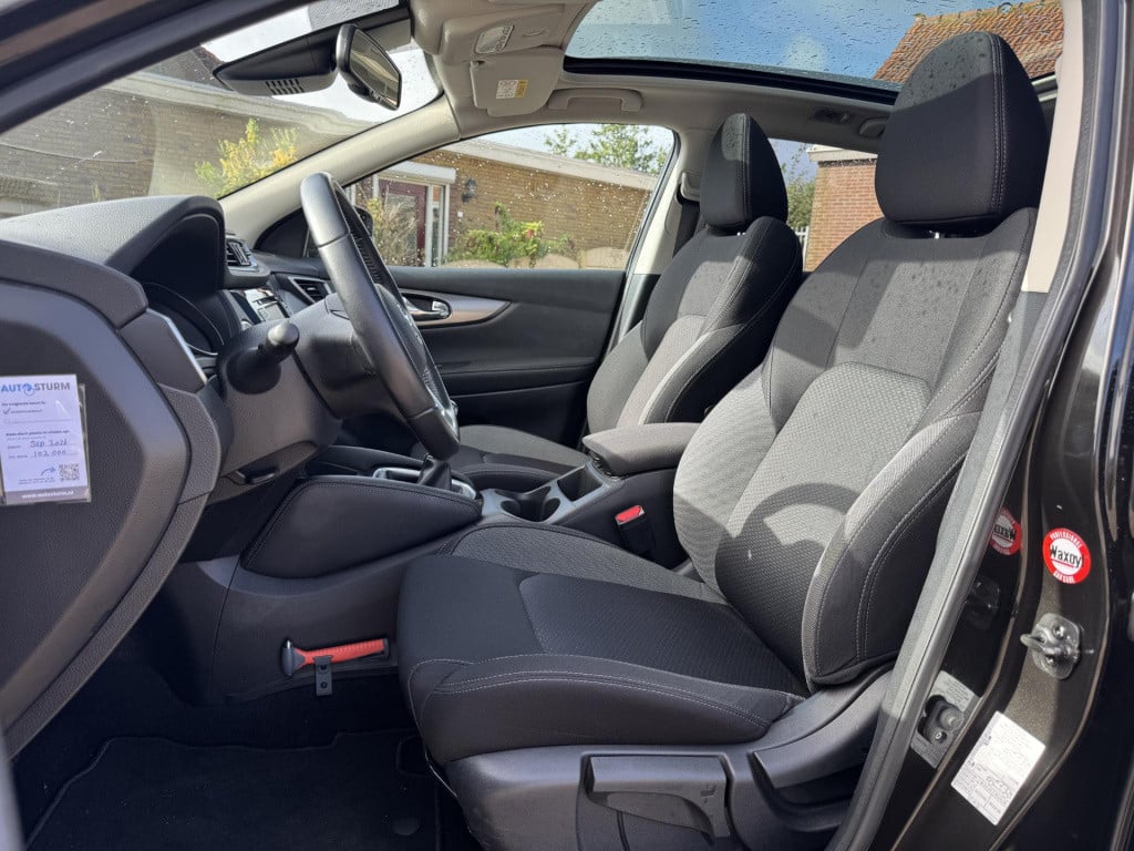 Nissan Qashqai 1.2 n-connecta design pack | trekhaak | panoramadak | naviga