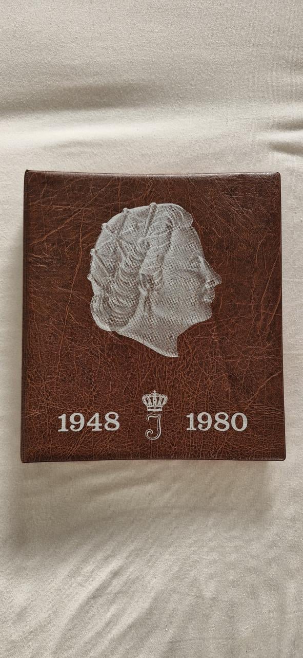 Compleet munten album Juliana incl Zilver.