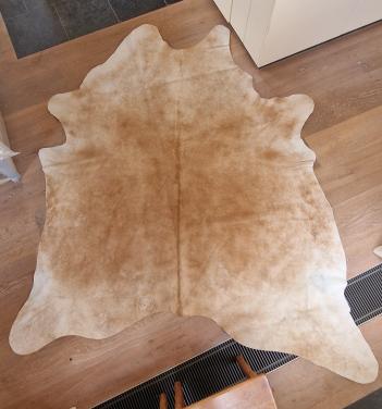 Koeienhuid 2x: beige effen en mooi donkerbruin