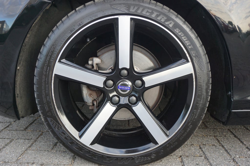 Volvo V40 2.0 d2 ocean race business airco / navi / camera / leder / cruise