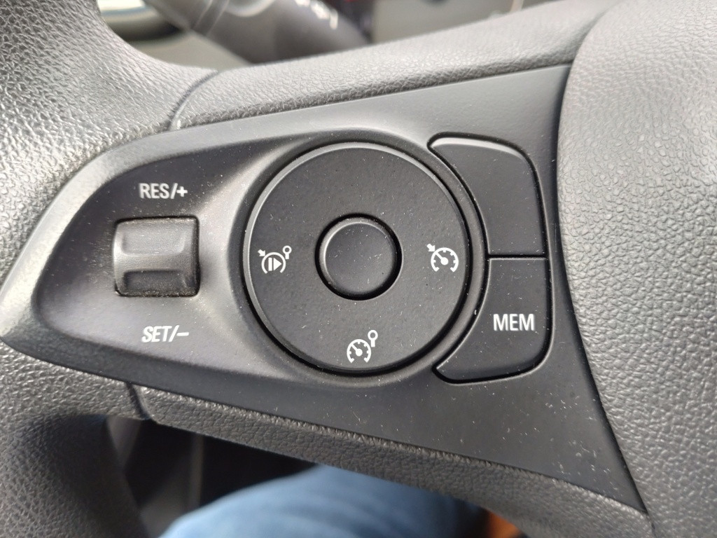Opel Crossland X 1.2 online edition