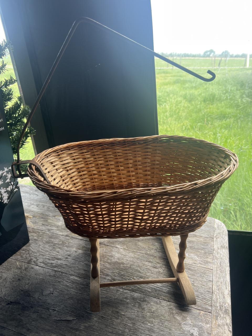 Vintage poppenwieg
