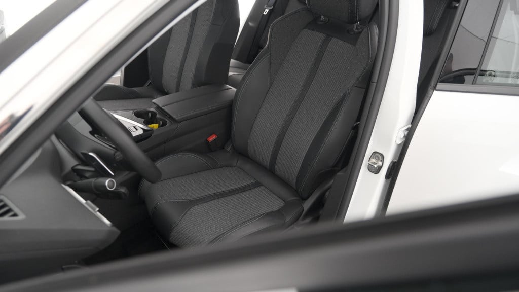 Peugeot 3008 1.6 hybrid4 300 allure pack business 4x4 | camera | apple carp