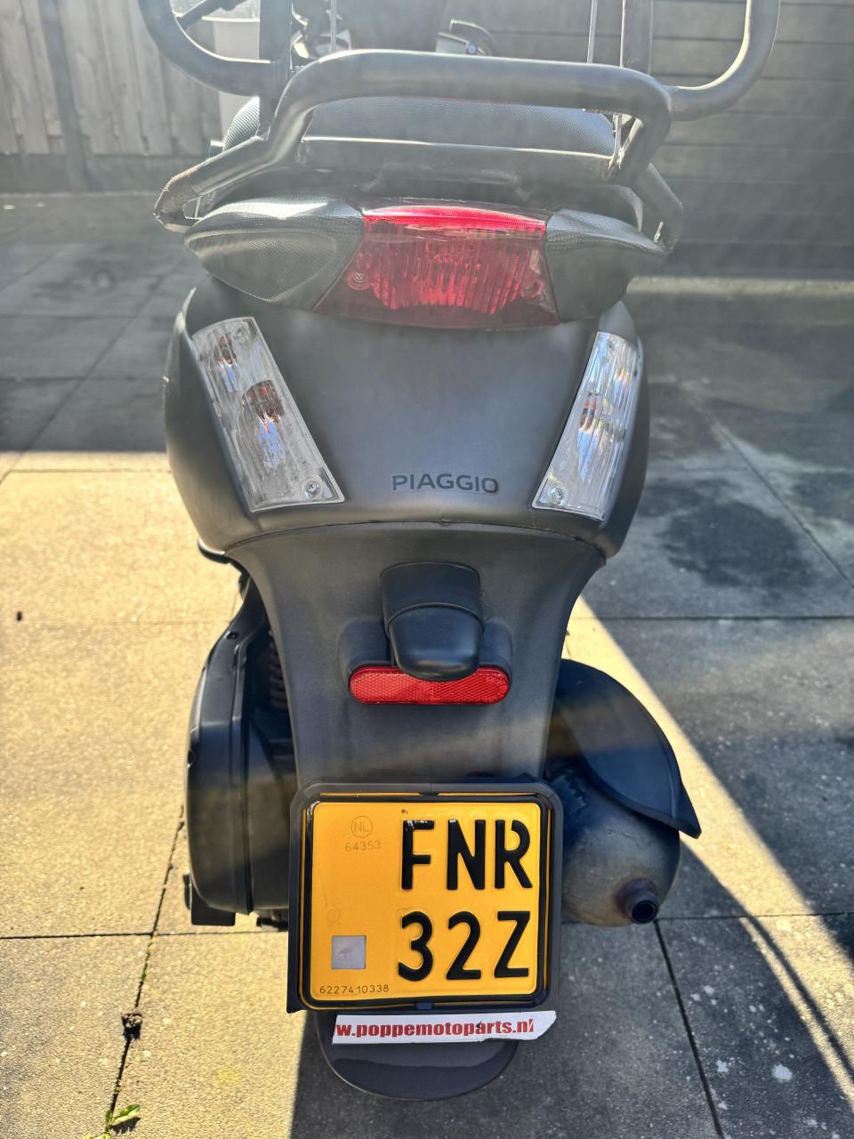Piaggo Zip 4tact 45km 2023 mat grijs