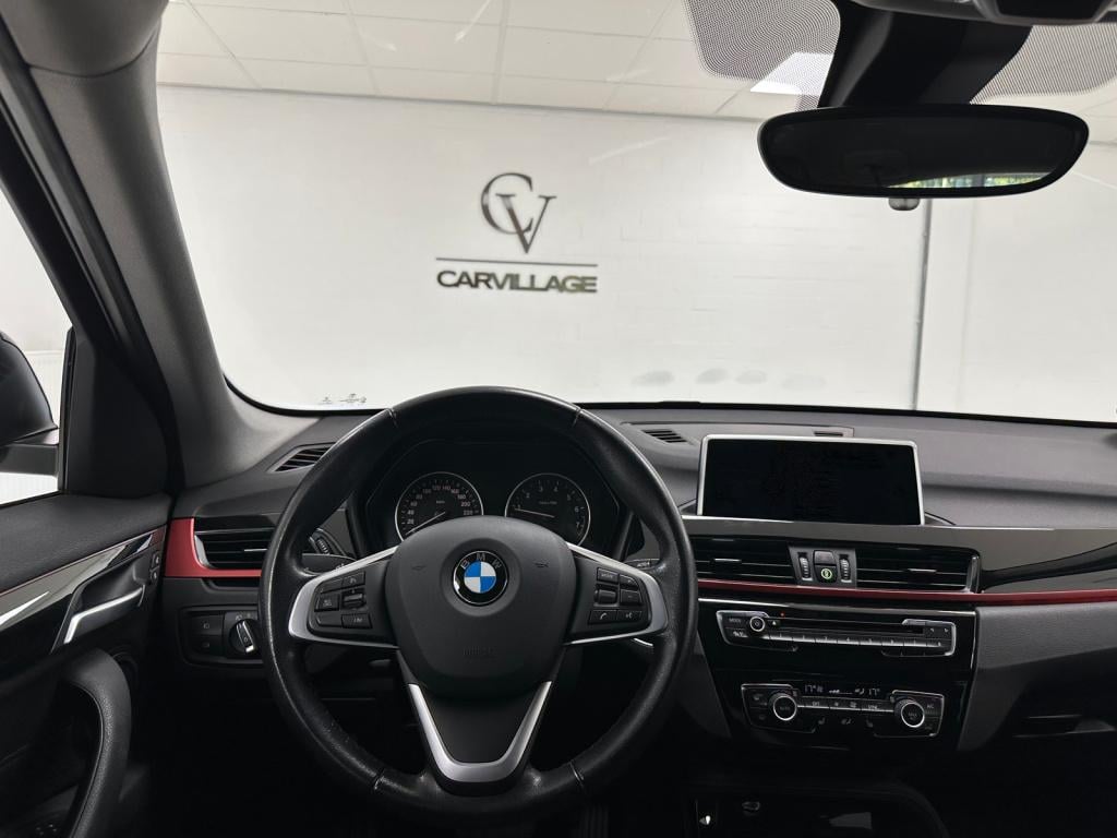 BMW X1 sdrive20i sport line | trekhaak | head-up-display | stoelverwarming 