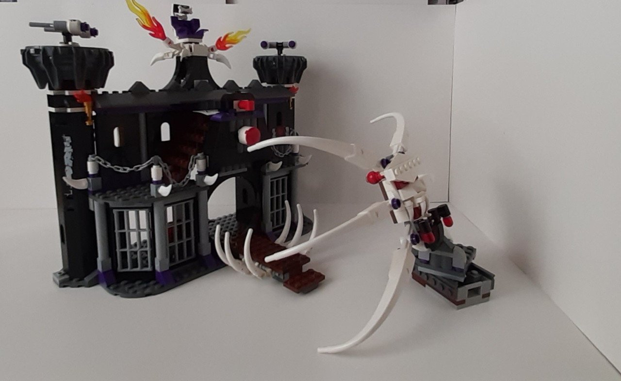 LEGO NINJAGO  2505: Spinner Duistere Fort Garmadon