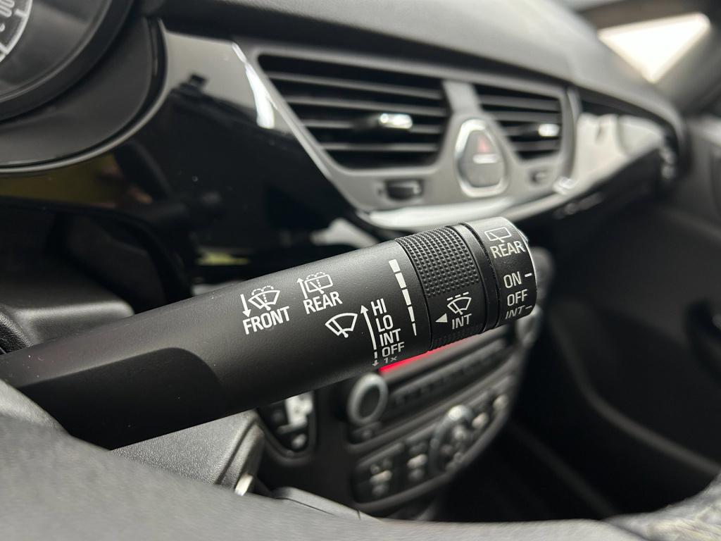 Opel Corsa occasion 1.4 color edition | zwart | tweedehands opel corsa | ai