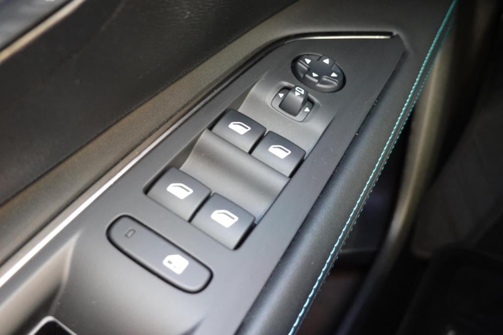 Peugeot 3008 1.6 hybrid 225 allure