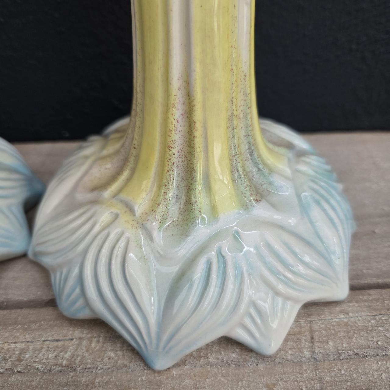 Stel art Nouveau barbotine kandelaars van Bordallo Pinheiro