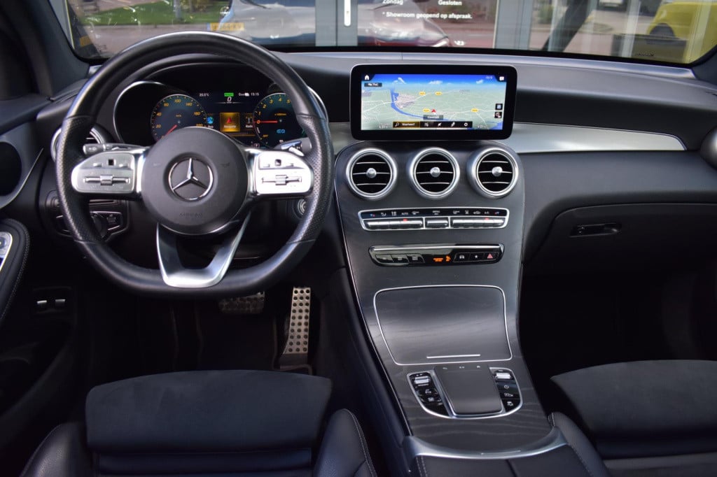 Mercedes-Benz Glc 300e 4matic amg | night | panoramadak | camera | nap | de