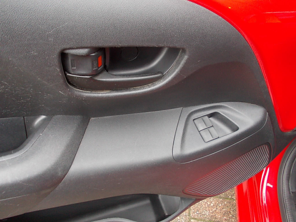 Peugeot 108 1.0 vti 5-deurs airco bleutooth (btw verr.b.)