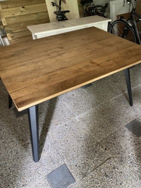 Eetkamertafel city 140x100x77