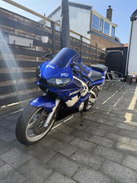 Yamaha R6