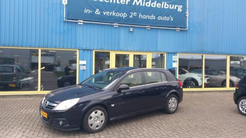 Opel SIGNUM 2.2-16v Sport automaat !! 5 deurs bj:2006 airco leer