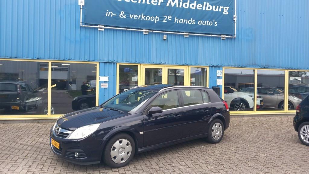 Opel SIGNUM 2.2-16v Sport automaat !! 5 deurs bj:2006 airco leer