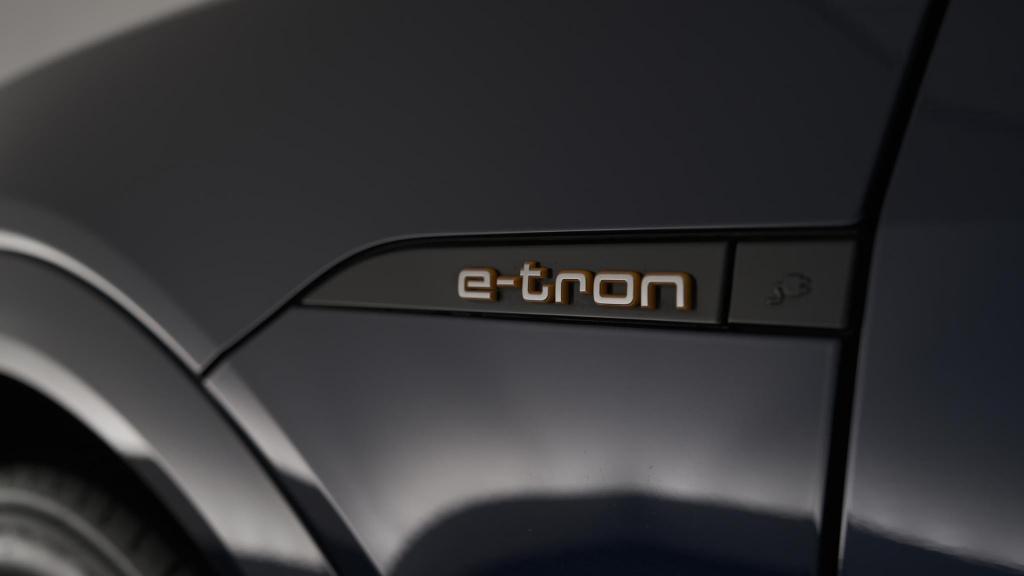 Audi E-tron sportback 55 quattro s edition 95 kwh 408 pk| head-up display |