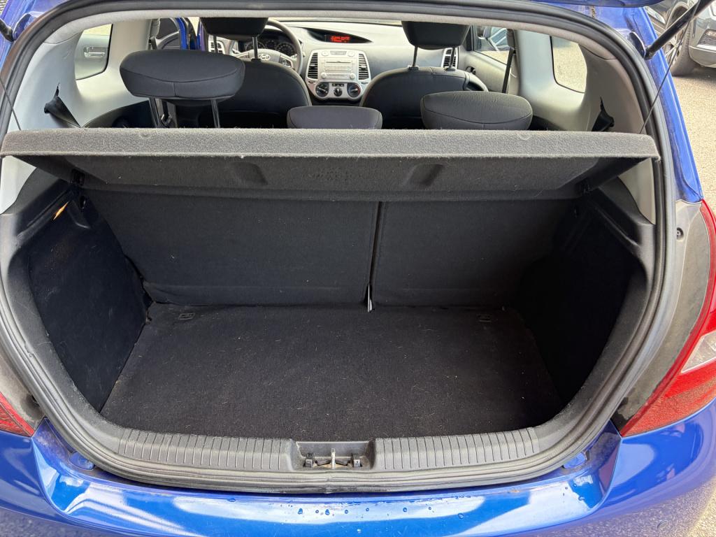 Hyundai I 20 1.4i dynamicversion automaat