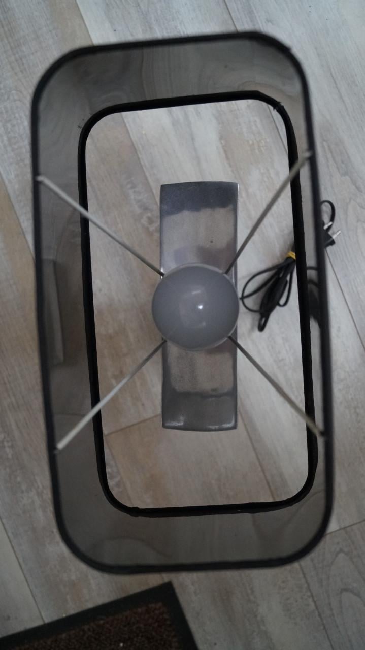 Tafellamp aluminium voet met zwarte kap.
