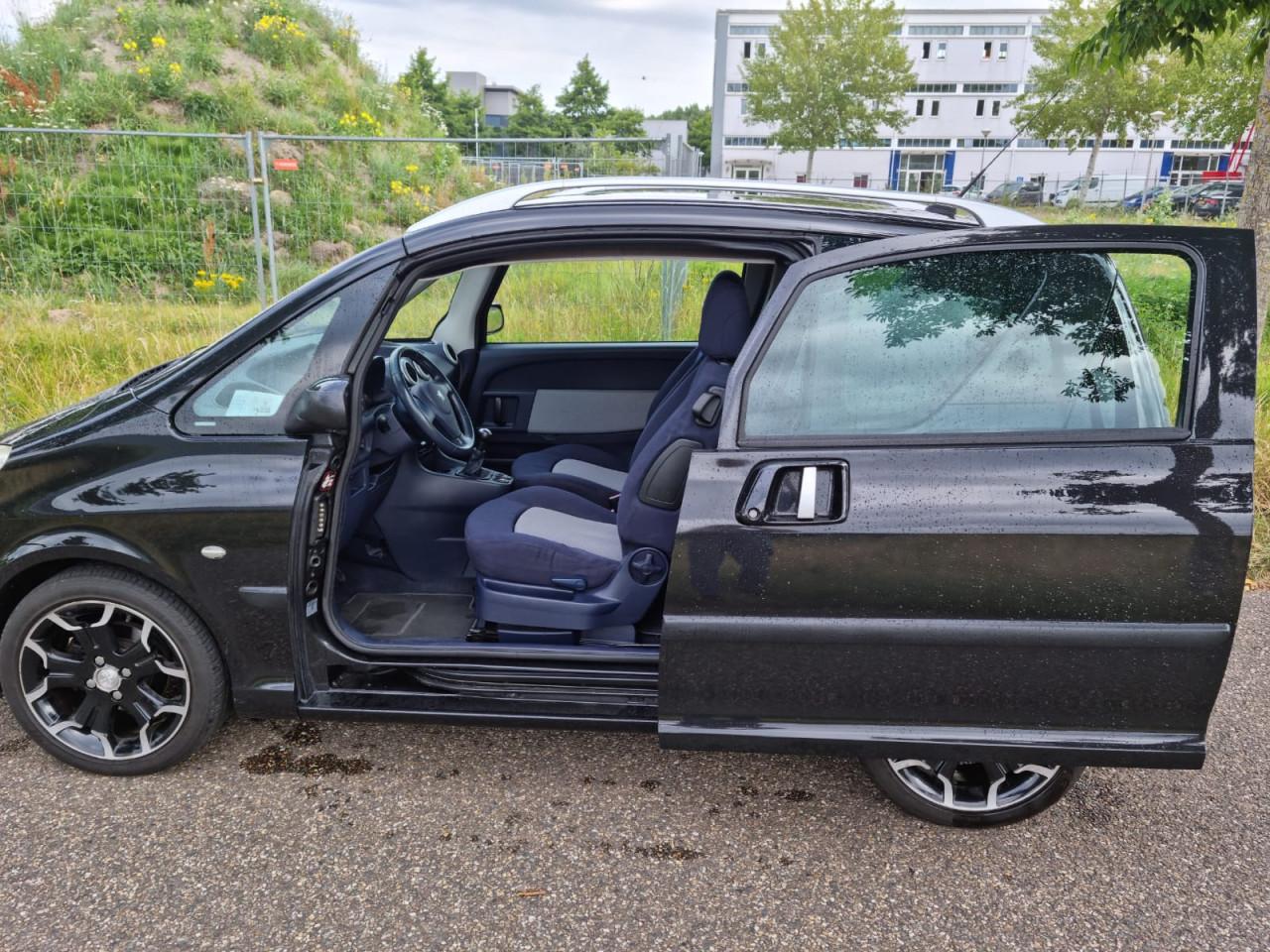 Peugeot 1007 1.4 sesam gentry