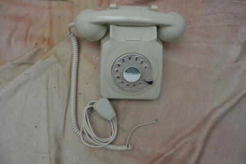 Oud model telefoon, nieuw.