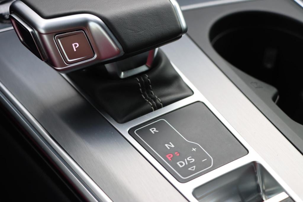 Audi A6 avant 50 tfsi e quattro s edition competition 300pk s tronic