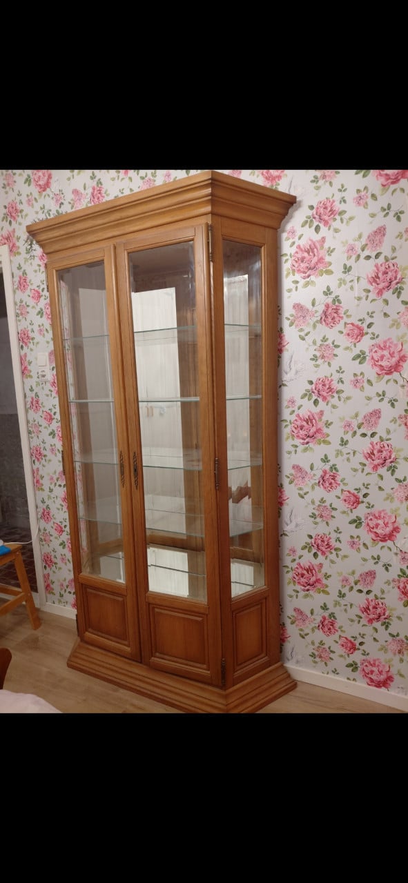 Prachtige houten vitrinekast
