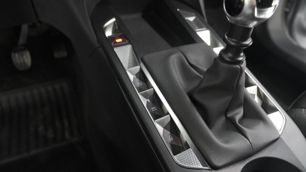 Ds Ds 3 crossback puretech 100 montmartre | parkeersensoren | apple carplay