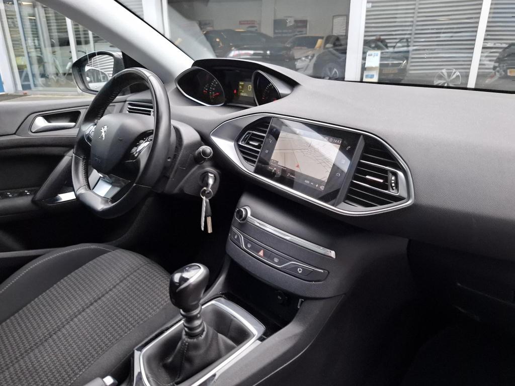Peugeot 308 sw 110 blue lease active pano/nav/cam