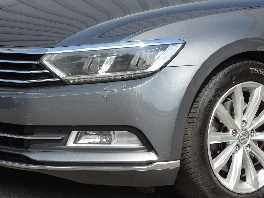 Volkswagen Passat variant 2.0 tsi highline 211pk automaat | el. trekhaak | 