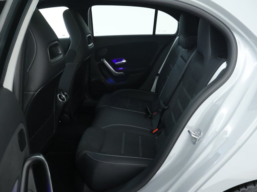 Mercedes-Benz A-Klasse 180 business solution amg | nightpakket | parkeerpak