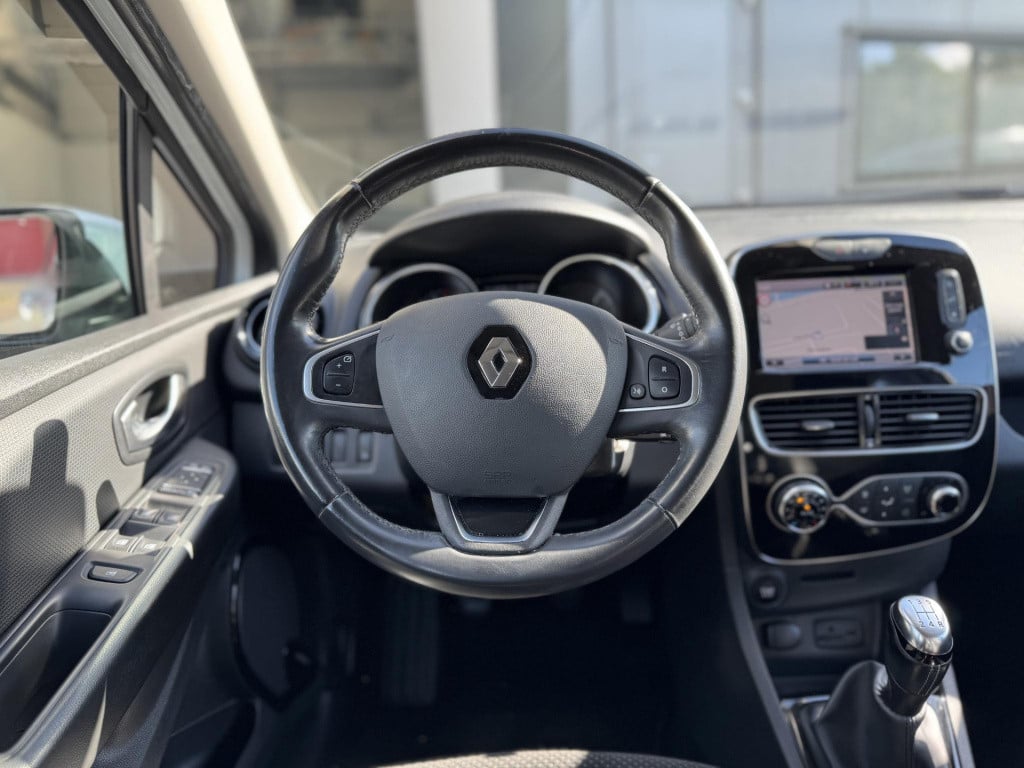 Renault Clio estate 0.9 tce intens nl-auto, véél opties! | trekhaak | navig