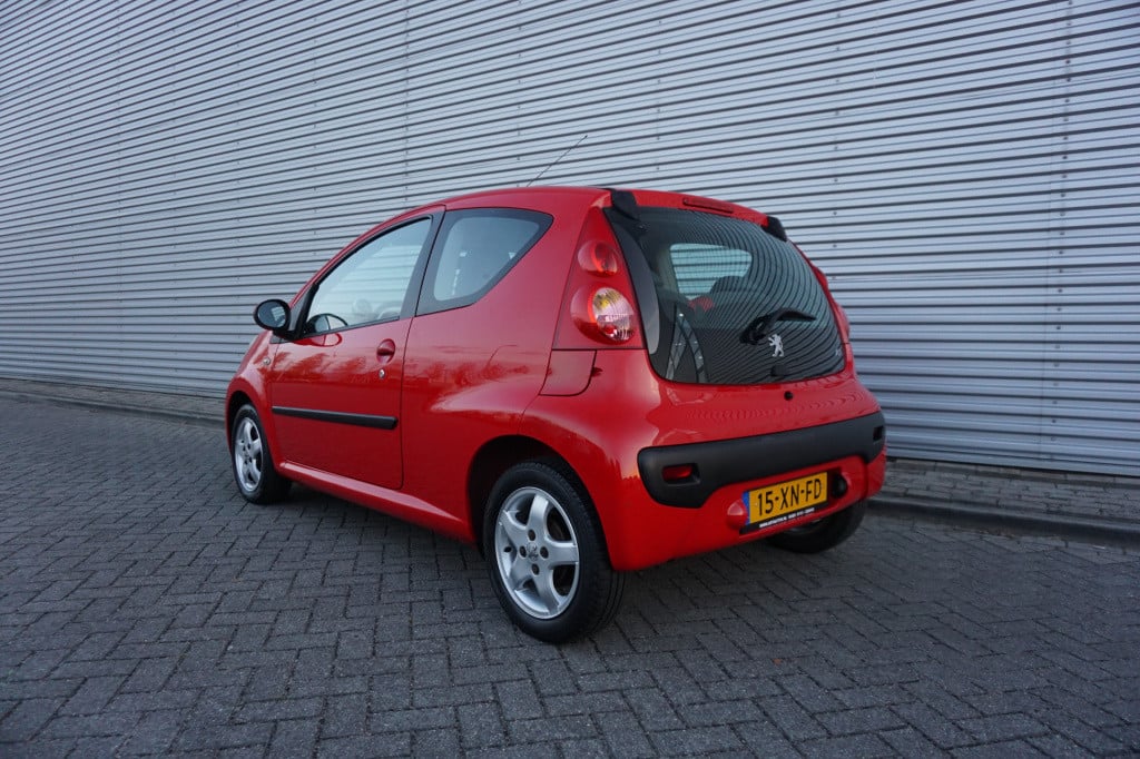 Peugeot 107 1.0-12v xs urban move airco / elektr. ramen / lm velgen / nap -