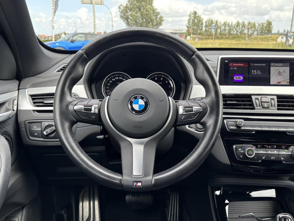 BMW X1 sdrive18i high executive m sport | trekhaak afneembaar | sportstoele