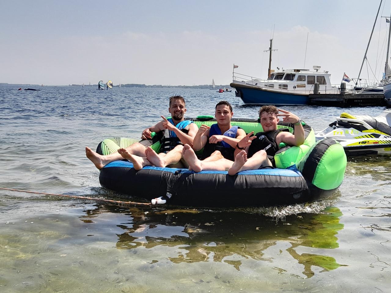 Flyboarden en funtube varen