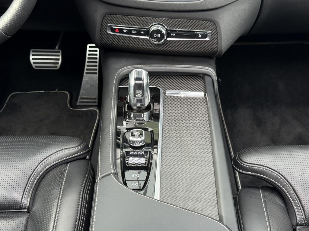 Volvo XC90 t8 405pk recharge r-design| full options!! luchtvering | b&w| 22