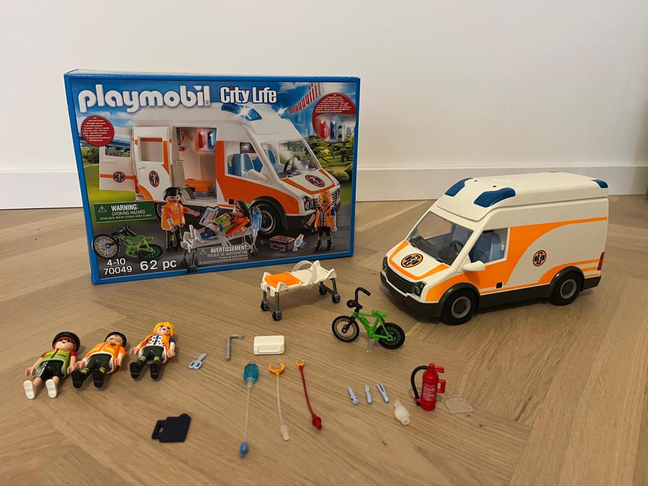 PLAYMOBIL City Life Ambulance en ambulanciers - 70049