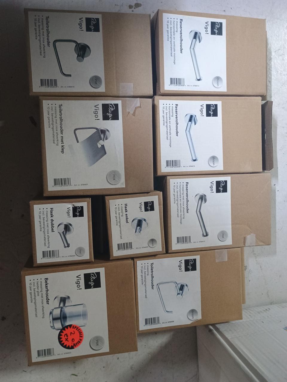 Plieger wc / badkamer spullen nieuw in de verpakking