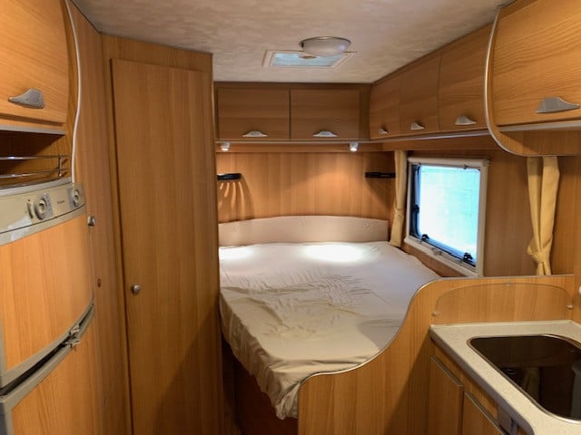 Hele mooie en frisse half integraal Fiat Ducato-McLouis P700 camper