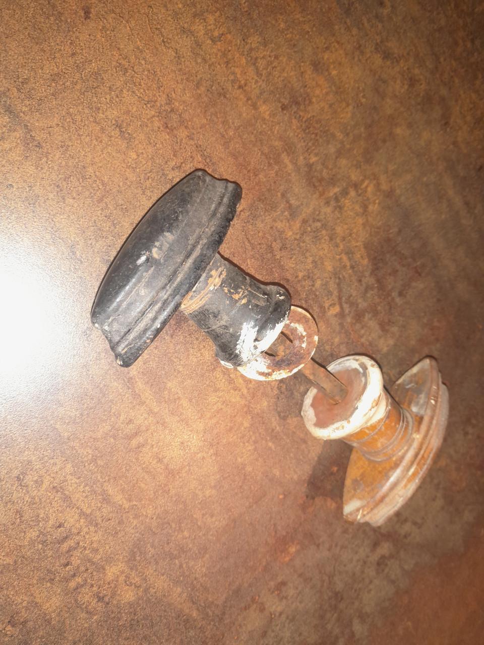 Antieke houten deurknoppen in Retro Style. €10,- per set.