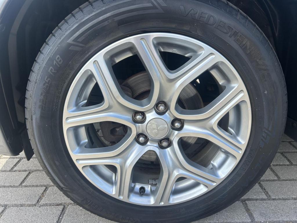 Mitsubishi Outlander 2.0 phev instyle