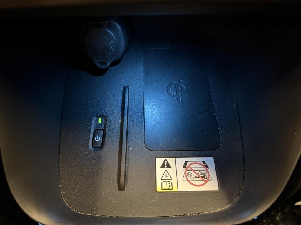Toyota Yaris 1.5 hyb. executive| jbl| hud| pdc| adap.cruise| bsm| camera