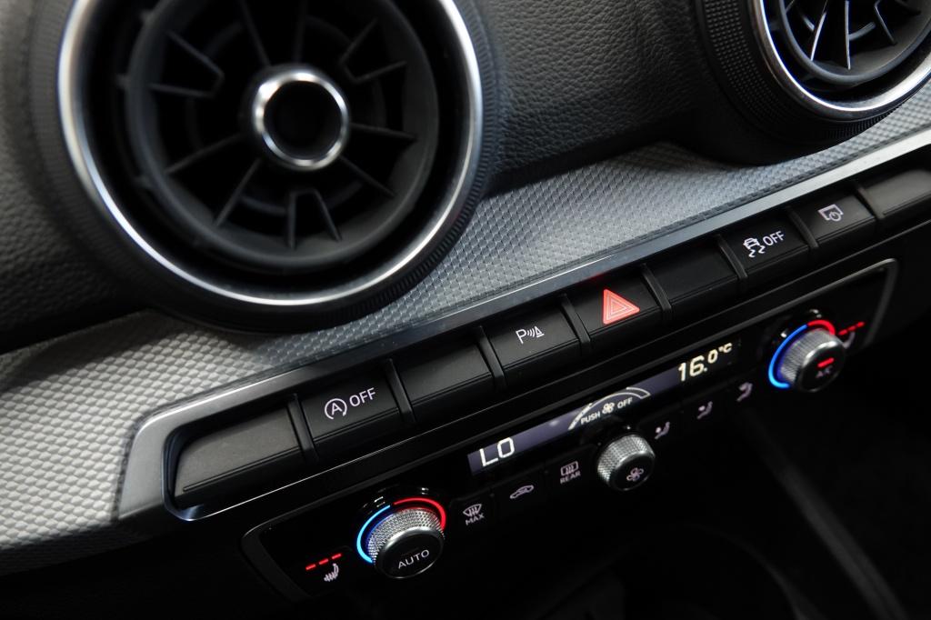 Audi Q2 35 tfsi | camera | pdc | keyless | led |