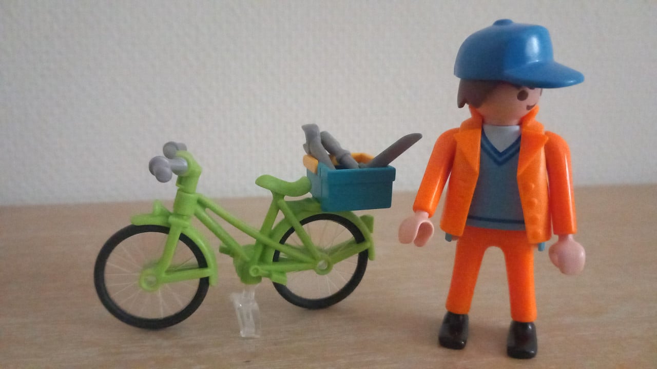 Playmobil klusjesman op de fiets