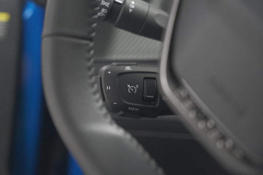 Peugeot 208 puretech 100 allure | adaptieve cruise control | camera | apple
