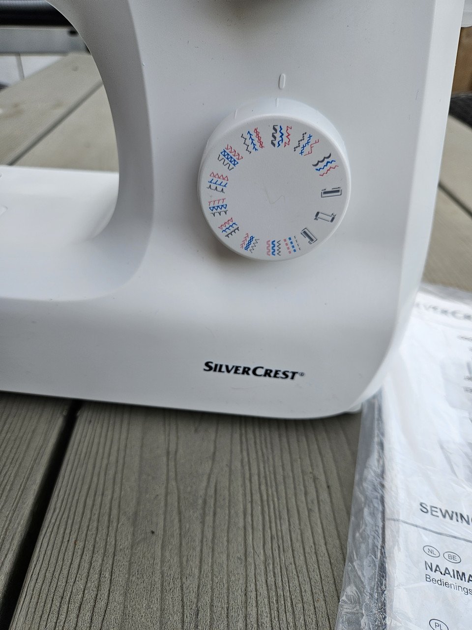 Zgan complete werkende Naaimachine silvercrest SNM 33....