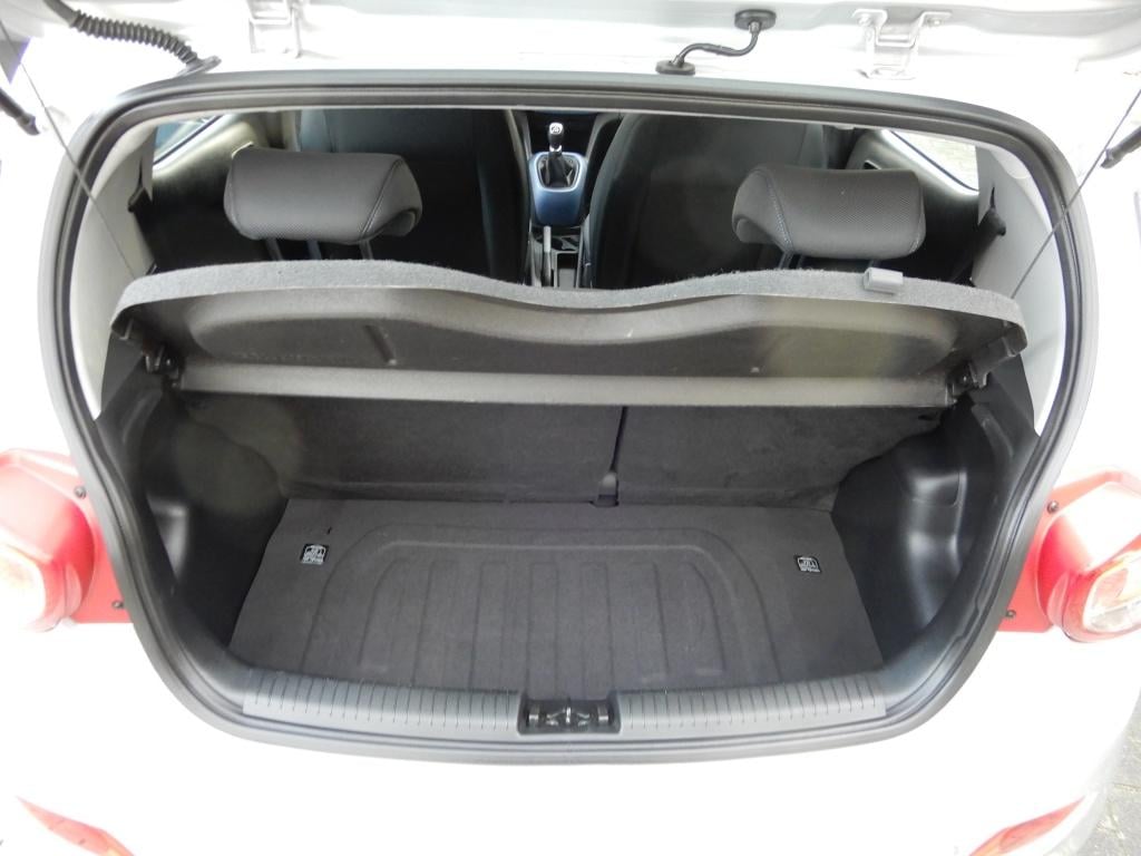 Hyundai I 10 1.0i i-motion comfort | cruise control | climate control |