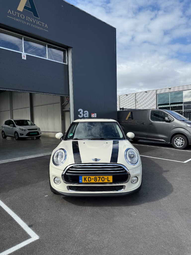 Mini Cooper 1.5 - chili - pano