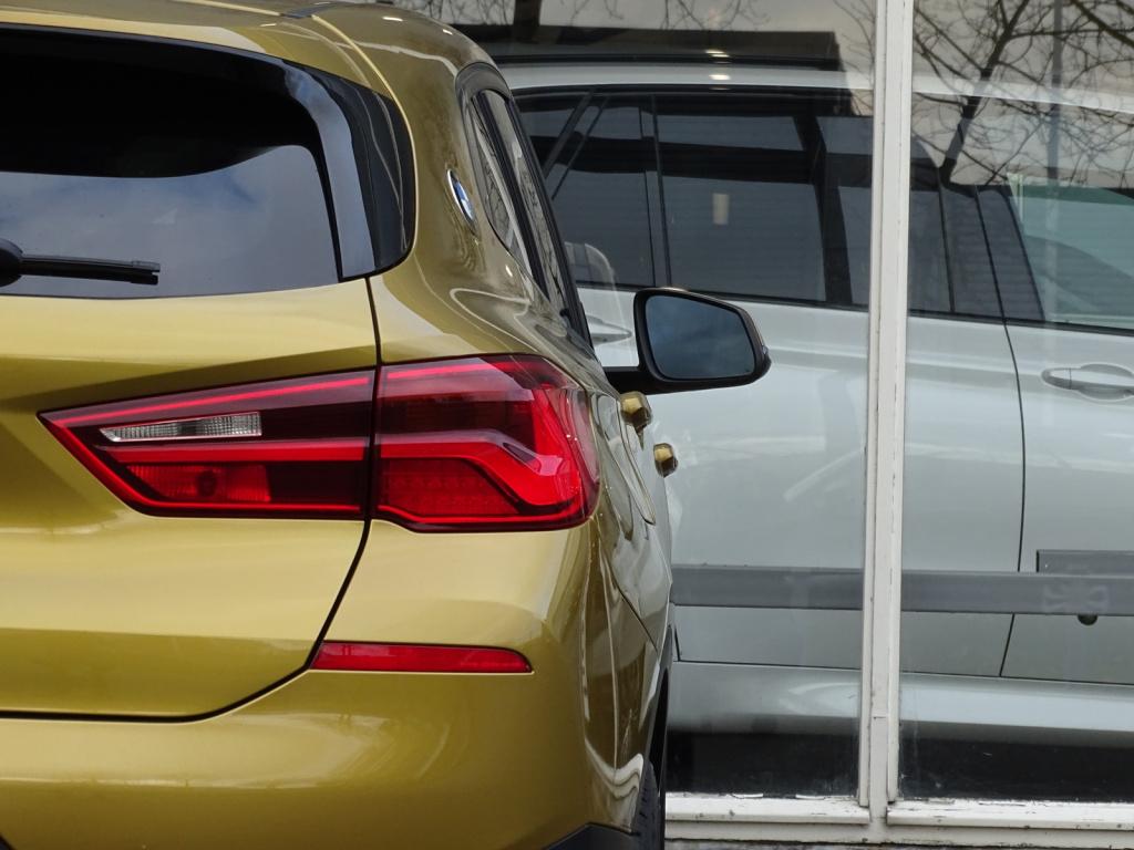 BMW X2 sdrive20i high executive | hud | camera | afn. trekhaak | 19"
