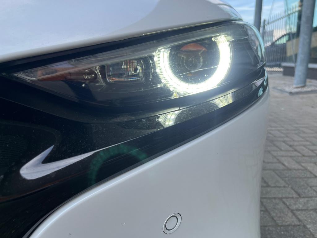 Mazda 3 2.0 e-skyactiv-x m hybrid 180 luxury|bose|aero pack|rijklaar